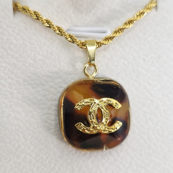 Authentic CHANEL LEOPARD PRINT Pendant On Atolea Chain - Picture 1 of 4